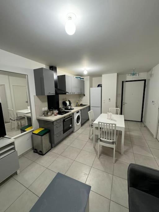 Cosy Appartement Jo Paris 2024 Ле Блан-Менил Екстериор снимка